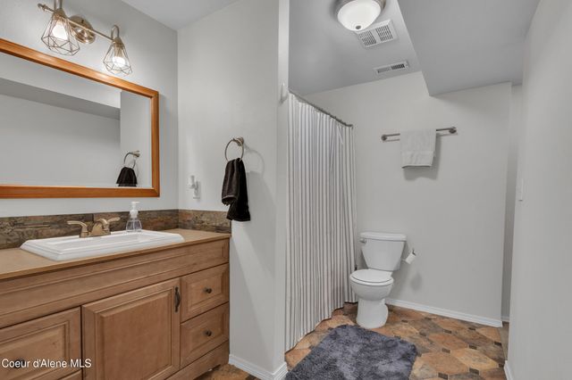 1055 E Warm Springs Ave, Post Falls, ID 83854