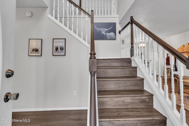 1055 E Warm Springs Ave, Post Falls, ID 83854