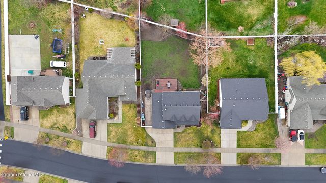 1055 E Warm Springs Ave, Post Falls, ID 83854