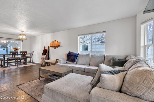 1055 E Warm Springs Ave, Post Falls, ID 83854