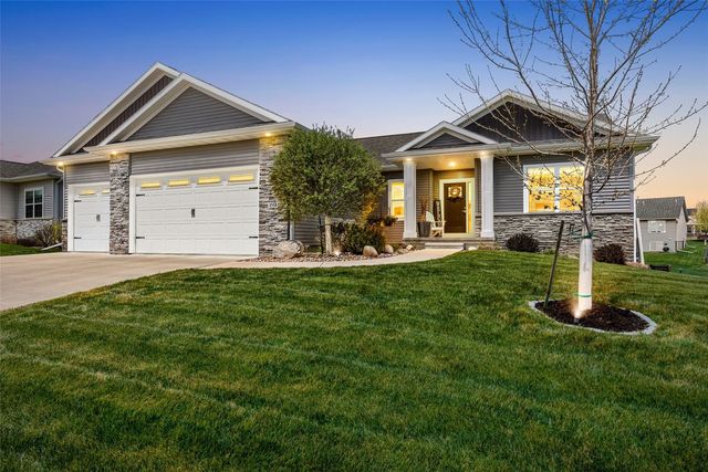 1558 Settlers Dr, Marion, IA 52302