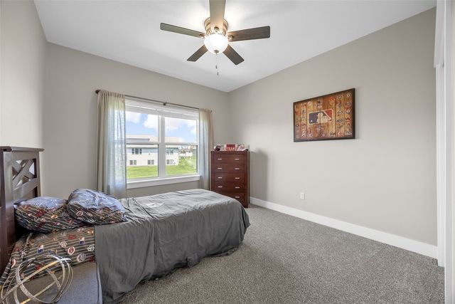 1558 Settlers Dr, Marion, IA 52302