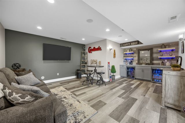 1558 Settlers Dr, Marion, IA 52302