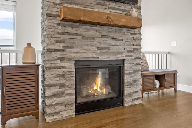 1558 Settlers Dr, Marion, IA 52302