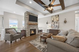 1558 Settlers Dr, Marion, IA 52302