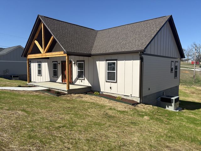 2199 Fincher Drive, Westmoreland, TN 37186