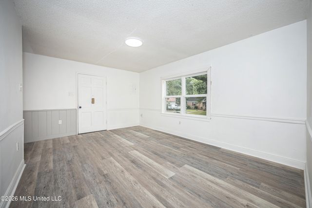 3036 Woodlawn Avenue, Moss Point, MS 39563