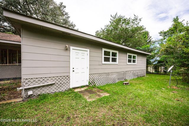 3036 Woodlawn Avenue, Moss Point, MS 39563