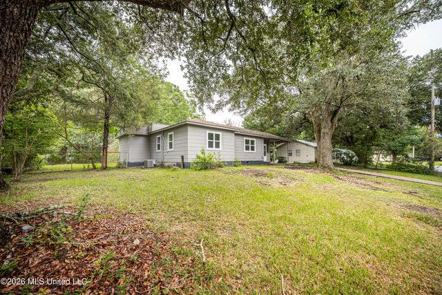 3036 Woodlawn Avenue, Moss Point, MS 39563