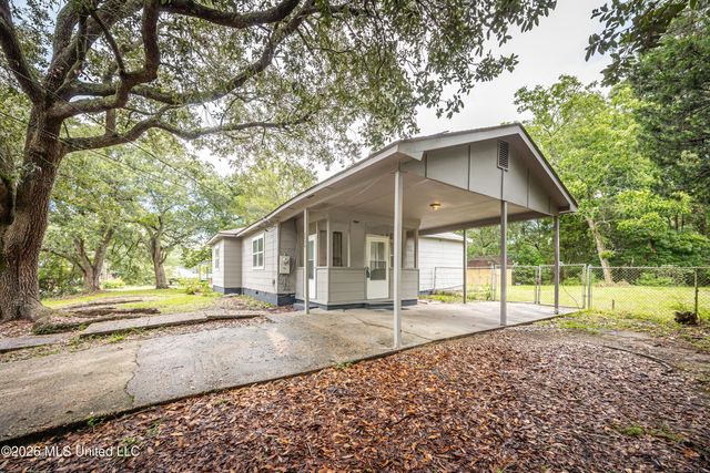 3036 Woodlawn Avenue, Moss Point, MS 39563