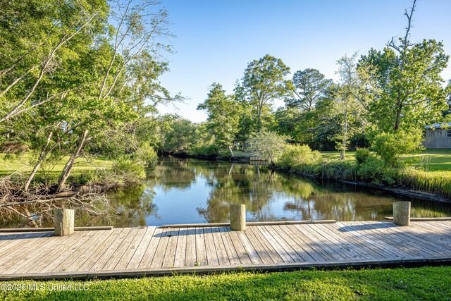 3036 Woodlawn Avenue, Moss Point, MS 39563
