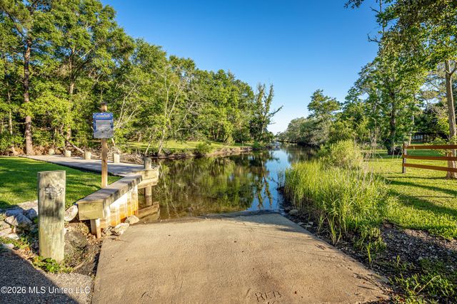 3036 Woodlawn Avenue, Moss Point, MS 39563