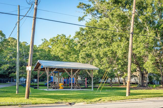 3036 Woodlawn Avenue, Moss Point, MS 39563