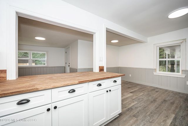 3036 Woodlawn Avenue, Moss Point, MS 39563