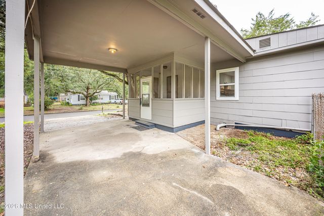 3036 Woodlawn Avenue, Moss Point, MS 39563