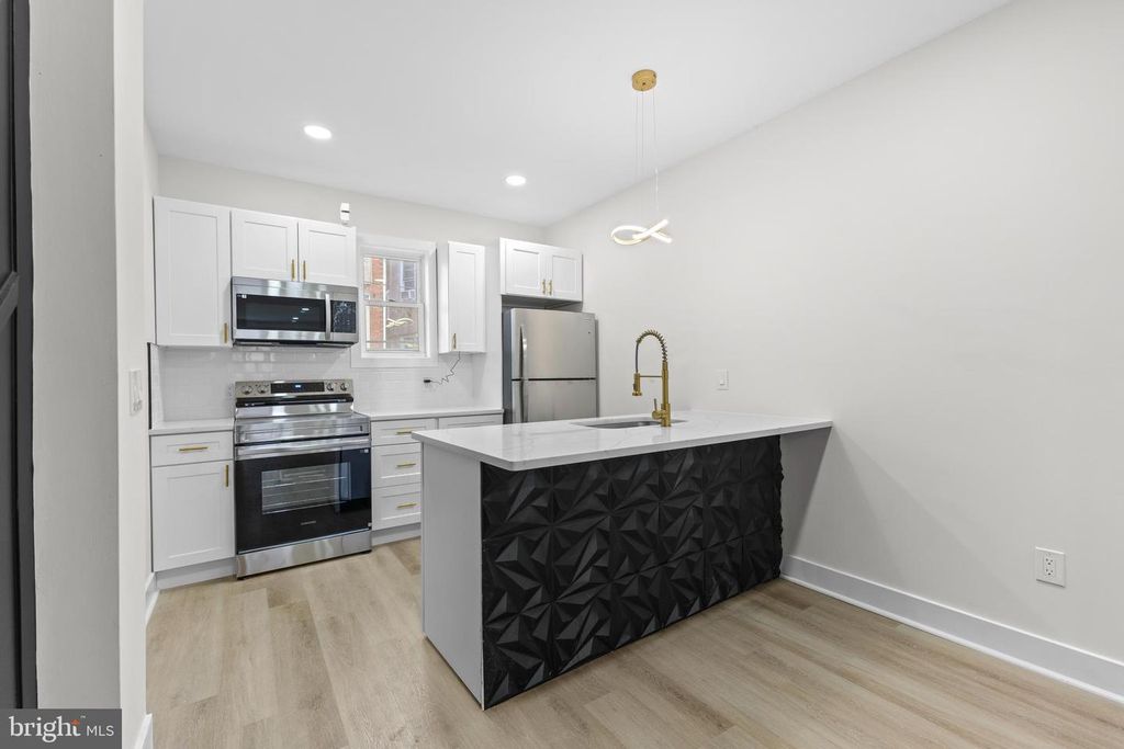 1429 S PAXON ST, Philadelphia, PA 19143