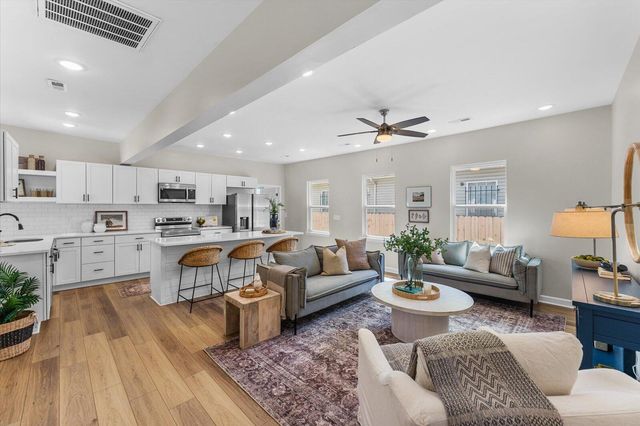 2310 E 17th Street, Chattanooga, TN 37404