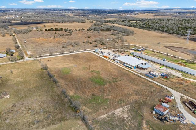 296 Blisard RD C, Elgin, TX 78621