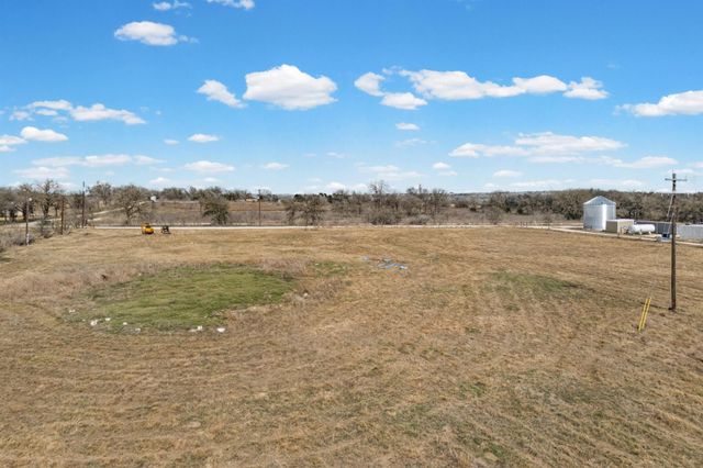 296 Blisard RD C, Elgin, TX 78621