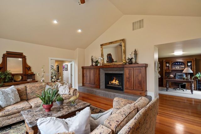 8225 S Regal Rd, Spokane, WA 99223