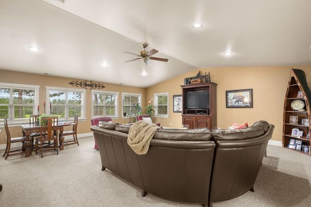 8225 S Regal Rd, Spokane, WA 99223