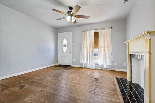 1343 E Ann Arbor Avenue, Dallas, TX 75216