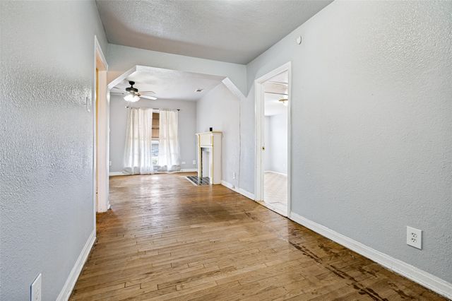 1343 E Ann Arbor Avenue, Dallas, TX 75216