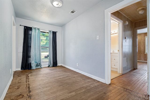 1343 E Ann Arbor Avenue, Dallas, TX 75216
