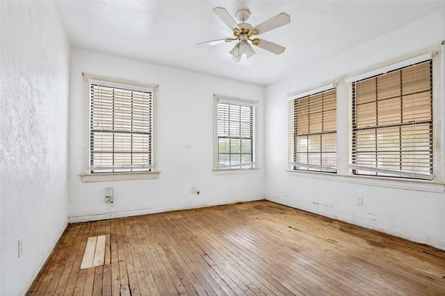 1343 E Ann Arbor Avenue, Dallas, TX 75216