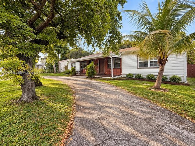 1526 NE 135th Street, North Miami, FL 33161