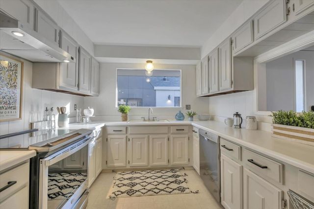 103 Darlington ln, Soquel, CA 95073