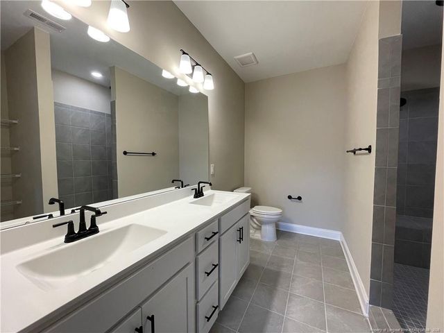 220 Gallery Drive 201, Spring Lake, NC 28390