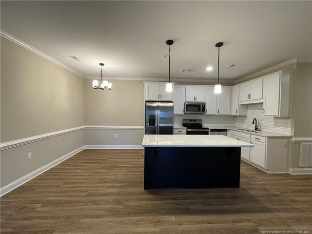 220 Gallery Drive 201, Spring Lake, NC 28390