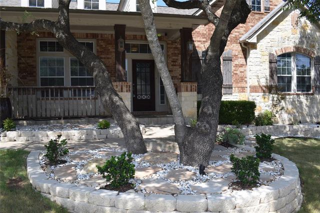 7233 Via Dono DR, Austin, TX 78749