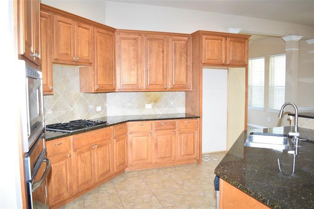 7233 Via Dono DR, Austin, TX 78749