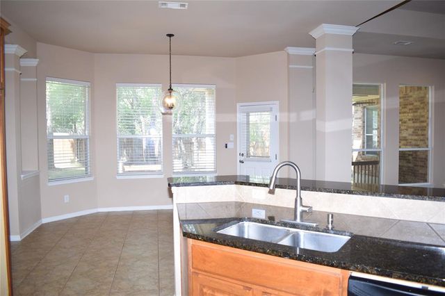 7233 Via Dono DR, Austin, TX 78749
