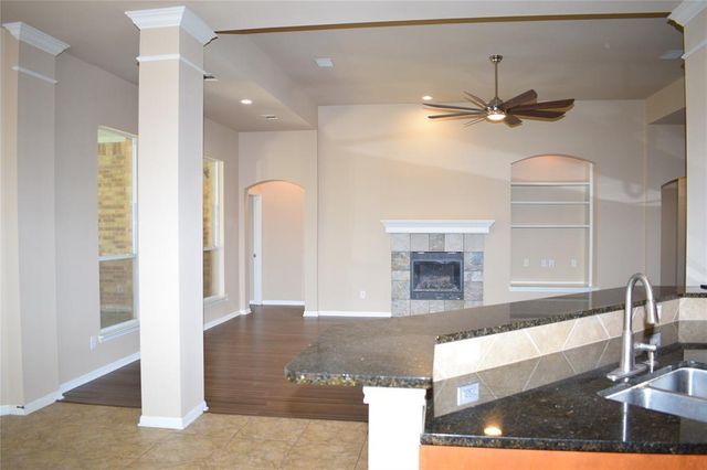 7233 Via Dono DR, Austin, TX 78749