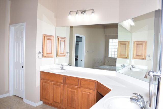 7233 Via Dono DR, Austin, TX 78749