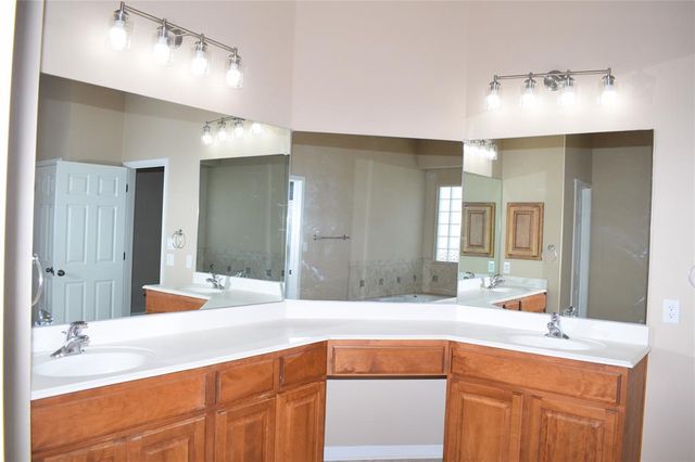 7233 Via Dono DR, Austin, TX 78749