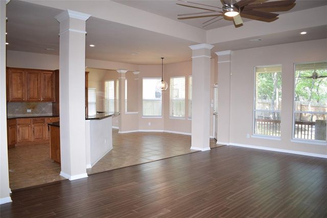 7233 Via Dono DR, Austin, TX 78749