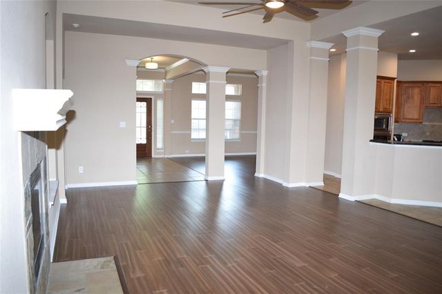 7233 Via Dono DR, Austin, TX 78749