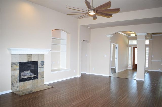 7233 Via Dono DR, Austin, TX 78749