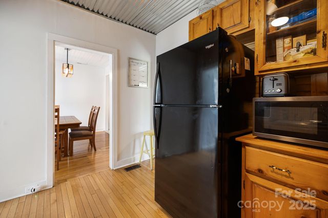 29 Ponder Street, Mars Hill, NC 28754