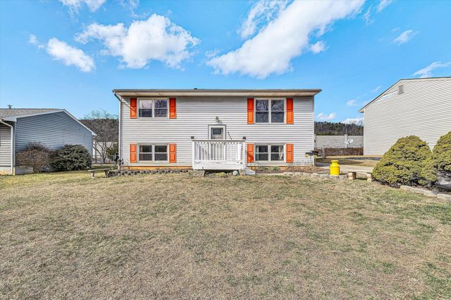 8534 Brubaker DR, Roanoke, VA 24019