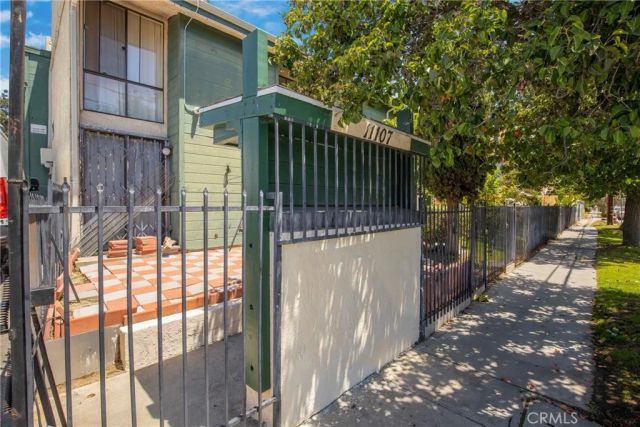 11107 Arminta st unit 22, Sun Valley, CA 91352