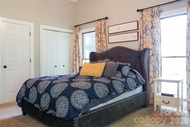7947 Lakeview Drive, Denver, NC 28037
