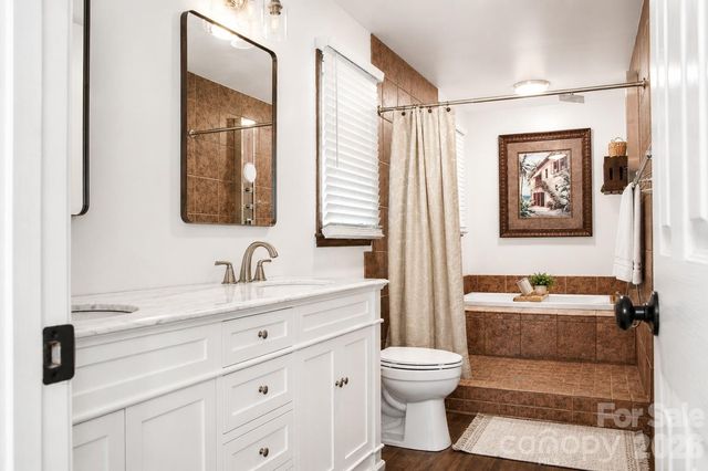 7947 Lakeview Drive, Denver, NC 28037