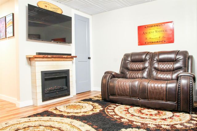 7947 Lakeview Drive, Denver, NC 28037