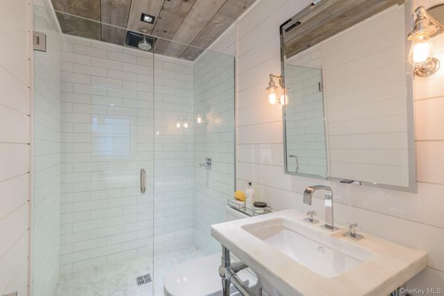 142 Six Pole Highway, Sag Harbor, NY 11963