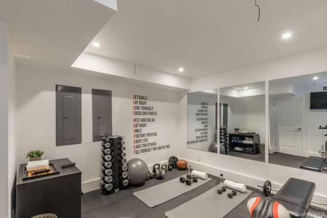 142 Six Pole Highway, Sag Harbor, NY 11963